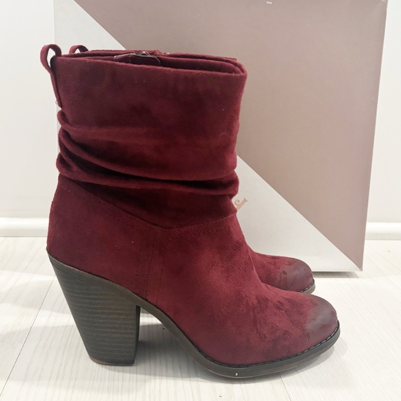 Fergalicious Womens Wealthy Ankle Boot Red Draped‎ Slouchy Booties - Picture 1 of 10